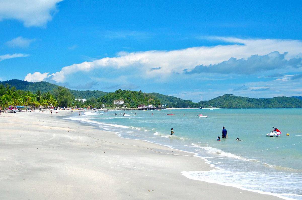 beaches in Malaysia pantai cenang